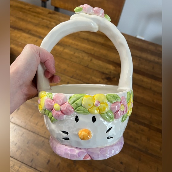 Vintage Ceramic Easter Bunny Basket. - Picture 6 of 10